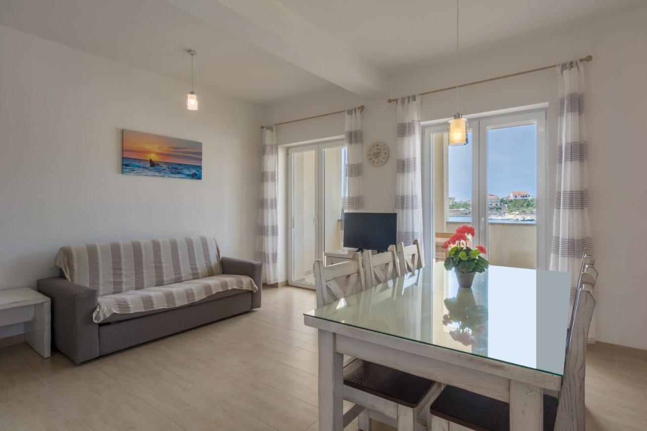 Apartments By The Sea Simuni, Pag - 18386 Kolan Ngoại thất bức ảnh