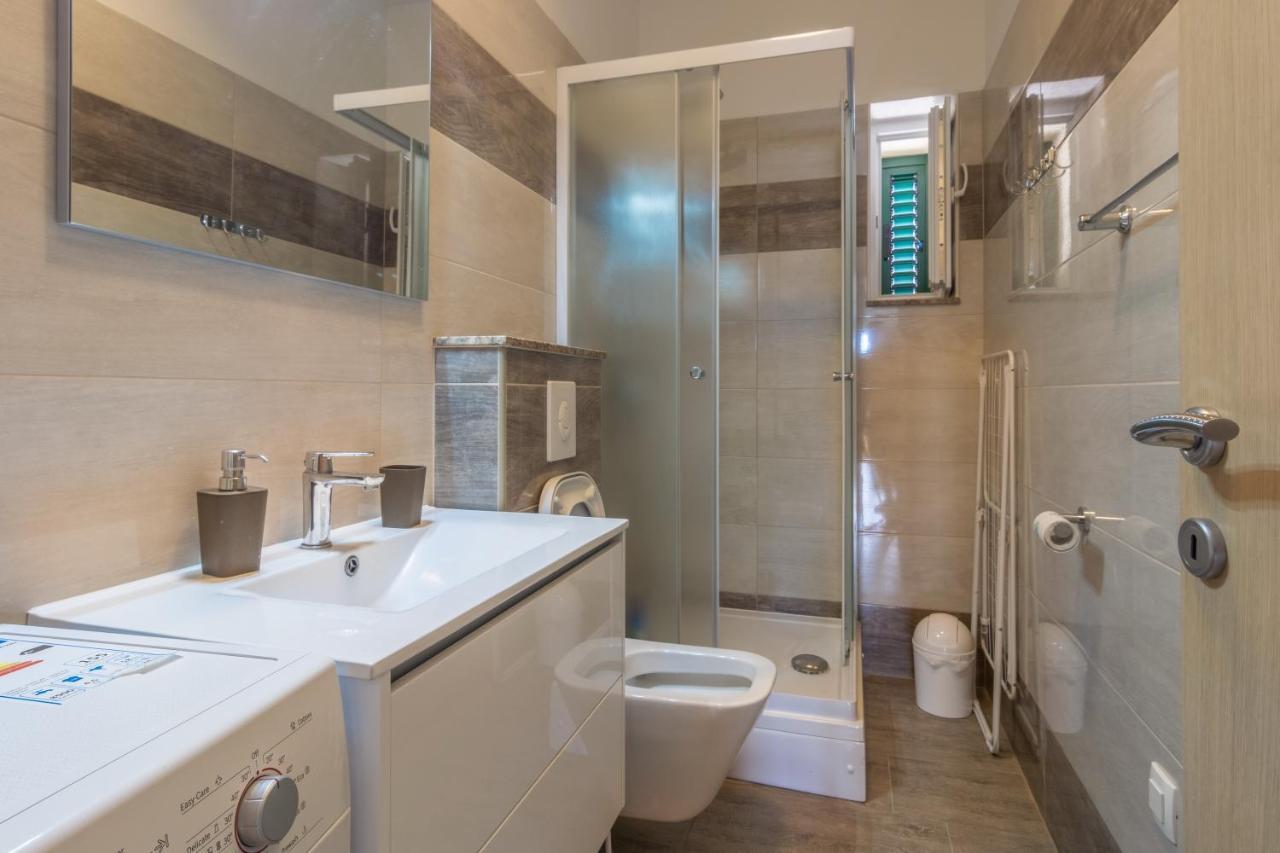Apartments By The Sea Simuni, Pag - 18386 Kolan Ngoại thất bức ảnh