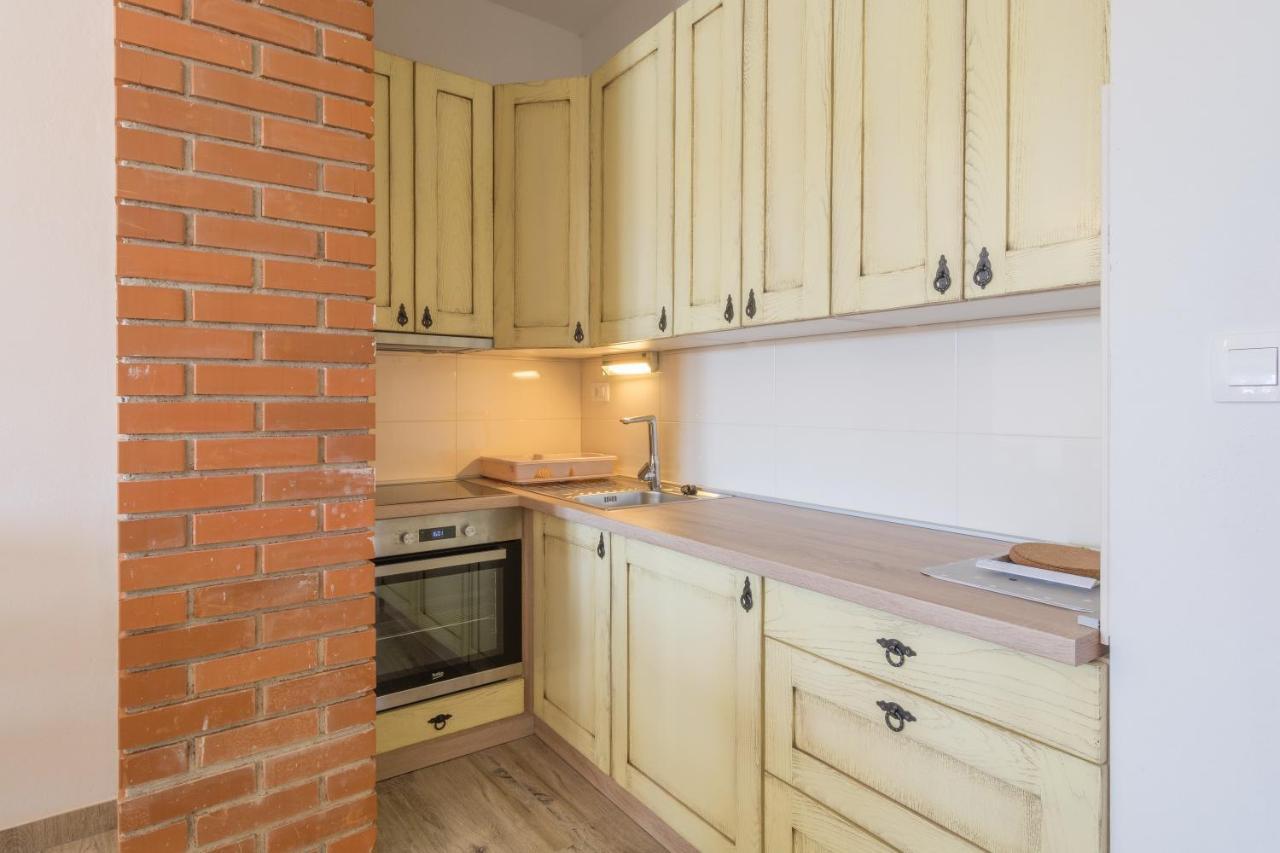Apartments By The Sea Simuni, Pag - 18386 Kolan Ngoại thất bức ảnh