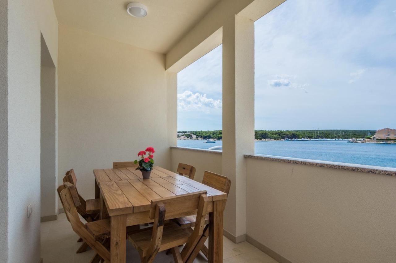 Apartments By The Sea Simuni, Pag - 18386 Kolan Ngoại thất bức ảnh